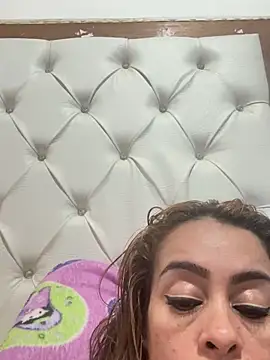 saramaartinez: απευθείας συνομιλία ΧΧΧ