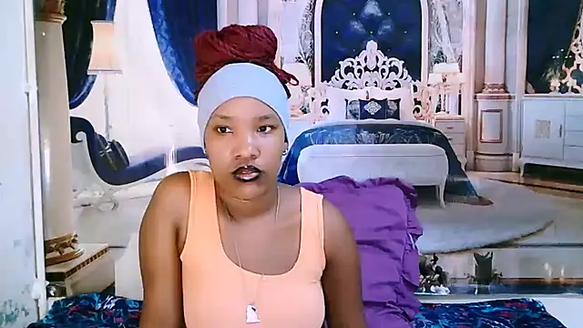 EroticSexyPrada élő XXX-chatje