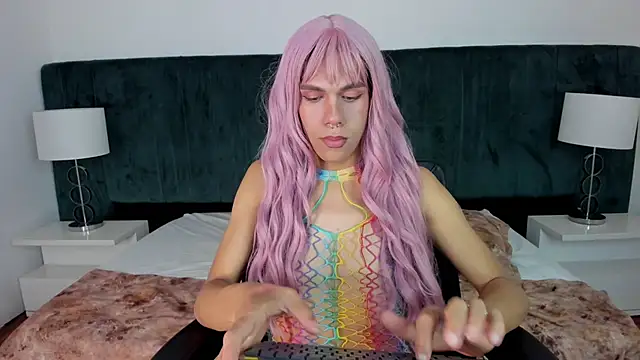 CleoColliva_: διαδικτυακό σόου στην κάμερα