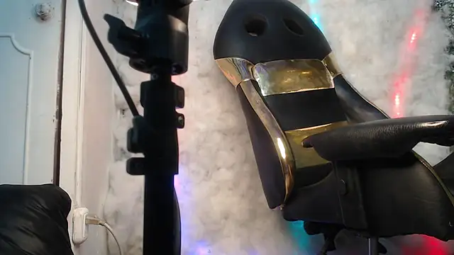 Walkers05: διαδικτυακό σόου στην κάμερα