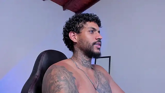 Chat XXX en directo de LuigiVitale_1