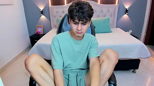 Tommy18__ Adlı Modelin Web Kamerası Şovu