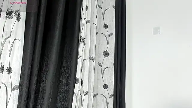 CREAMY_BUBBLEGUM Chat XXX in diretta