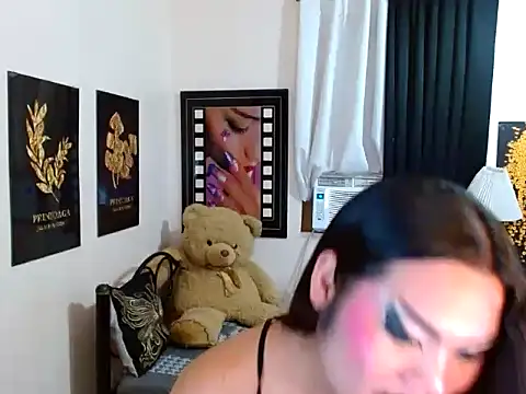 TSbrianaHugeCock's Webcam Show