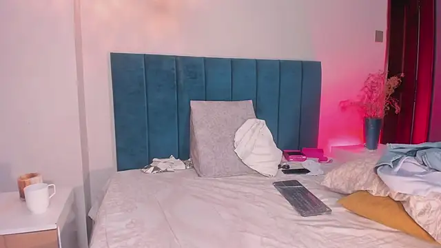 JazminDluxe: онлайн-секс-чат