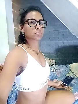 Xxxcerezita14_N's Live XXX Chat