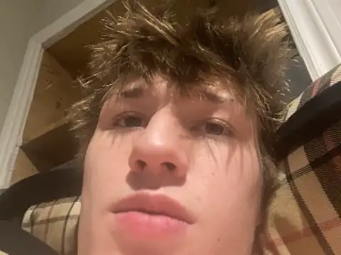 yourwhiteboy1 Chat XXX in diretta