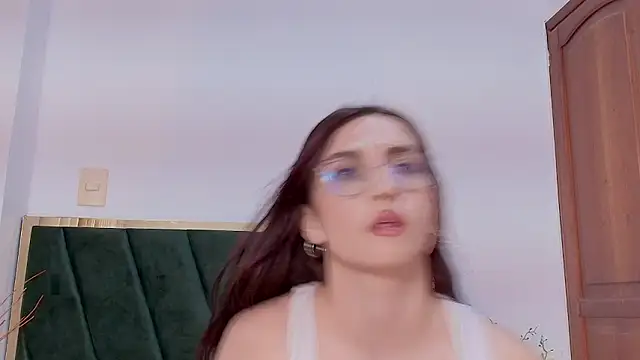 Онлайн чат XXX AndraCyruss