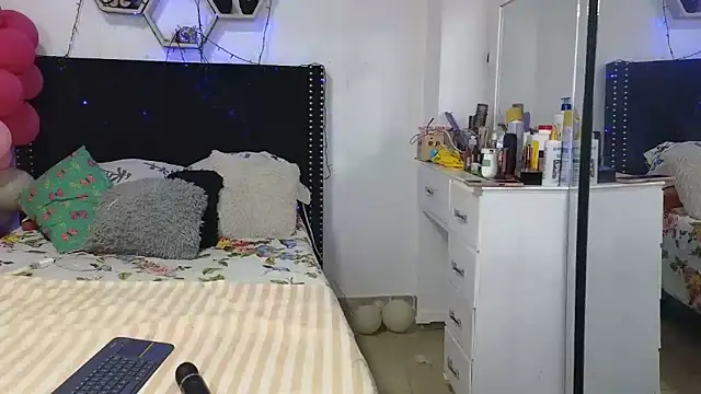 Živý XXX chat charlotte_077