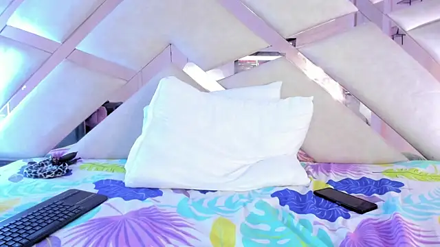 Онлайн чат XXX sophie_pariss