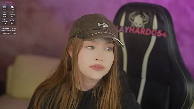 Esmie_Smile élő XXX-chatje