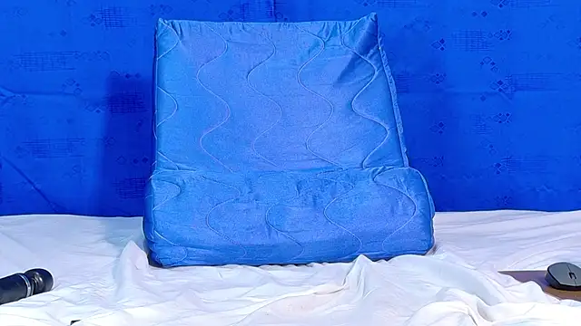 NymzieLoren Chat XXX in diretta