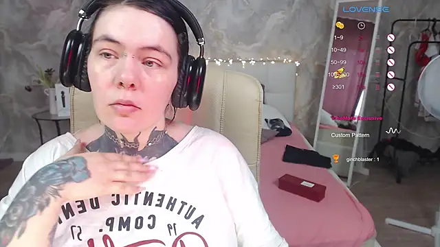 Qwerty_Anna_Lbo Chat XXX live