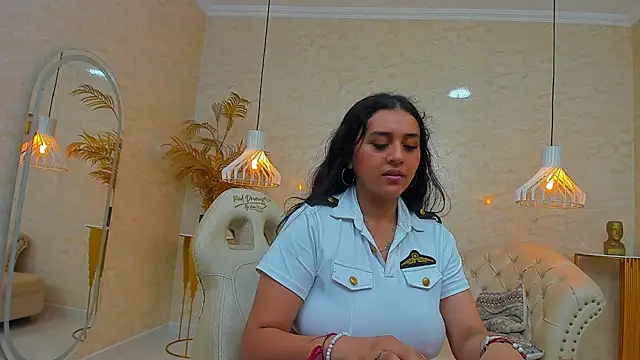 Lunaa_Abril élő XXX-chatje