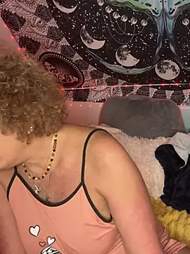 دردشة SuzyCatzz الجنسية المباشرة