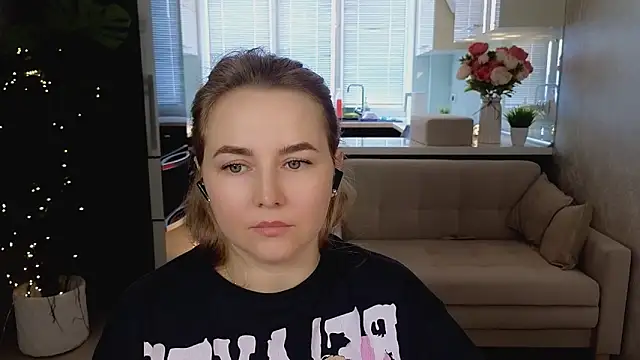 Mira_Mermayd's Live XXX Chat