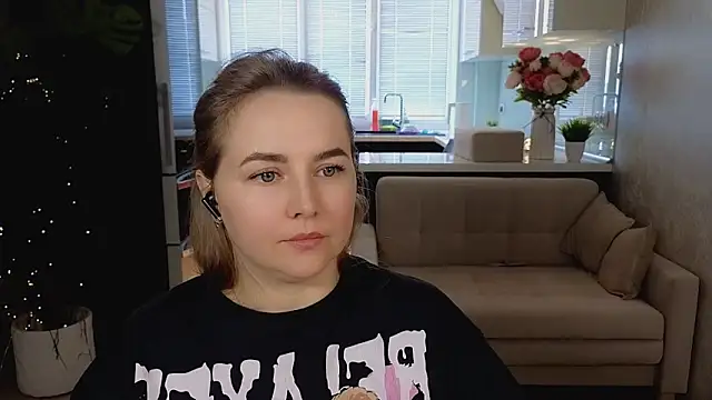 Mira_Mermayd Adlı Modelin Canlı XXX Sohbeti