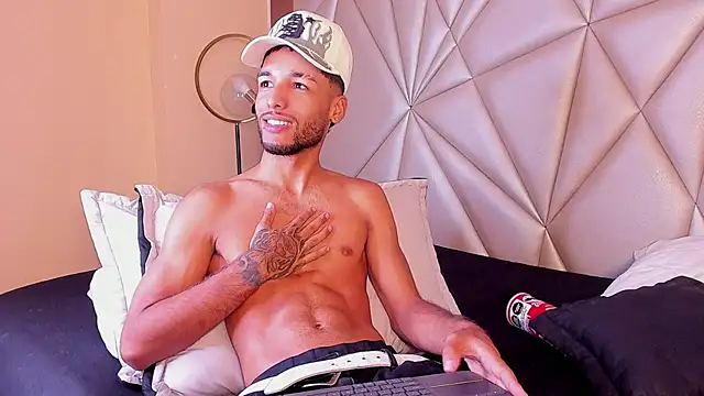 Thiagoferreti Adlı Modelin Canlı XXX Sohbeti