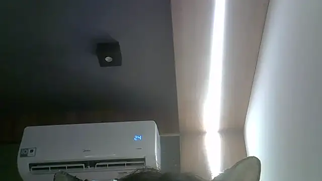 Chat +18 de SkinnyKitten ao vivo