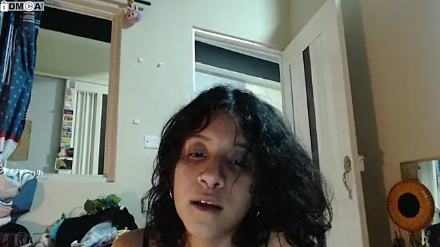 AlinaWoolf_'s Live XXX Chat