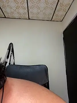 XXX chat uživo modela boy_jasson