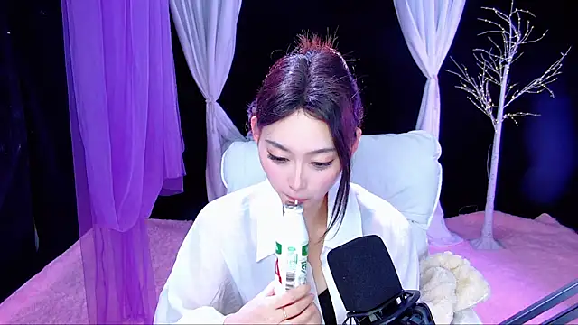 Tili-668 Adlı Modelin Canlı XXX Sohbeti