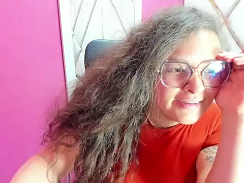 Sarah_Boobs_ Adlı Modelin Canlı XXX Sohbeti