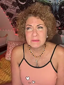 SuzyCatzz Chat XXX in diretta