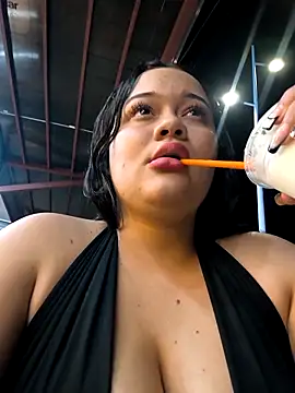 Show de Datoka_adrenaline na webcam