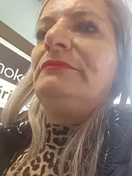 LadyTouch Adlı Modelin Canlı XXX Sohbeti