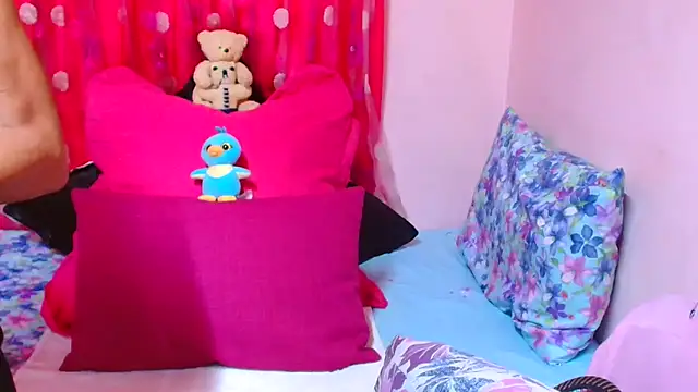 SLUTTYROXY 现场XXX聊天