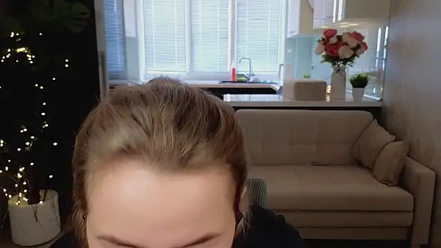 Mira_Mermayd élő XXX-chatje