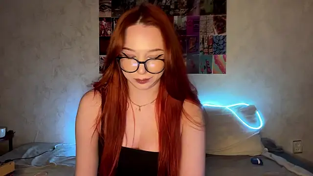 AttiCrystal Adlı Modelin Canlı XXX Sohbeti