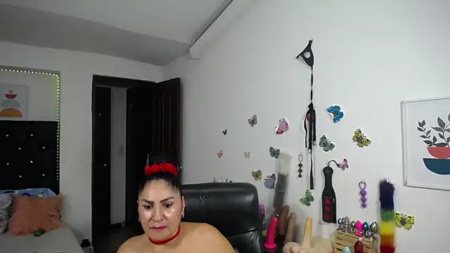 Chatroom XXX en direct de mature_bigboobs10