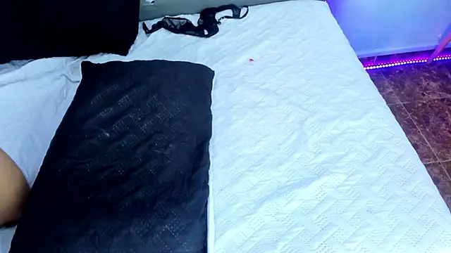 BunnyLove_'s Live XXX Chat