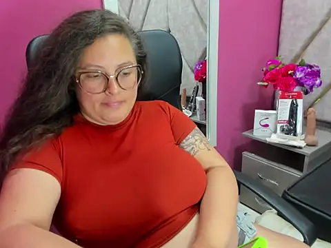 Sarah_Boobs_ élő XXX-chatje