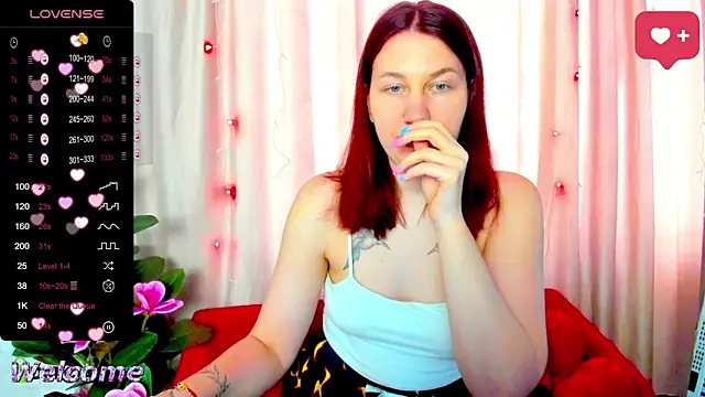 LilllyMoon's Live XXX Chat