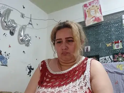 Perla1981--'s Live XXX Chat