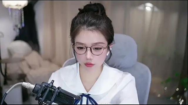 Cecily Adlı Modelin Canlı XXX Sohbeti