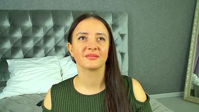 Živý XXX chat ElinaBellucci