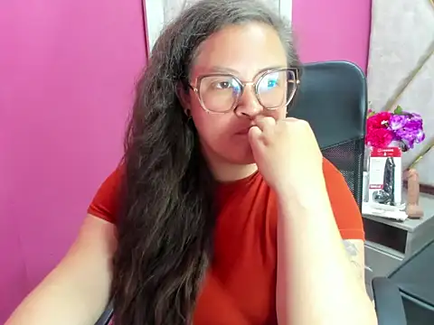 Sarah_Boobs_ élő XXX-chatje