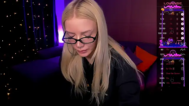 AnyaTaylor_ Chat XXX in diretta