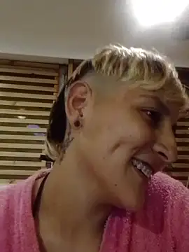 Czat XXX na żywo – DannyRouds