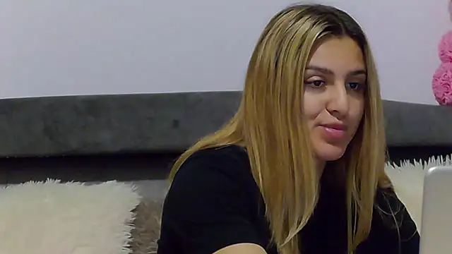 NicolePlay's Live XXX Chat