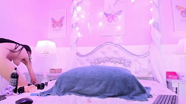 ElaineLaurent Live XXX Chat