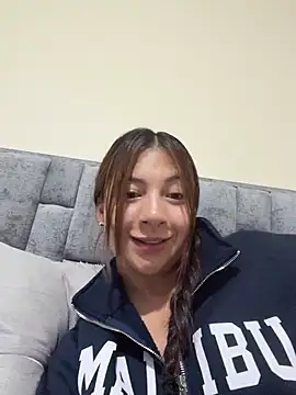 Pokazy przed kamerką – Karlee_Grey1