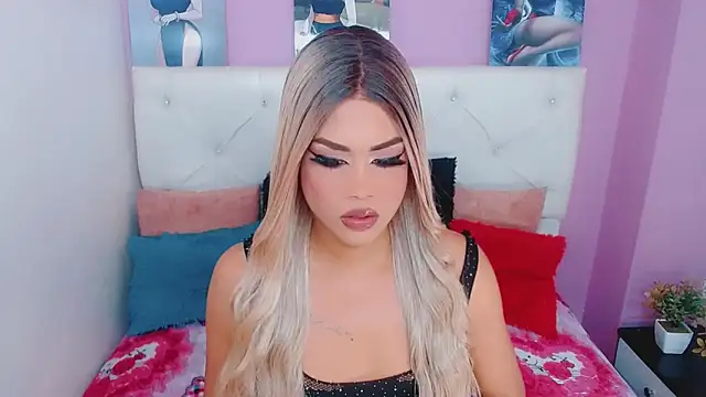 Pokazy przed kamerką – Amanda_bigx