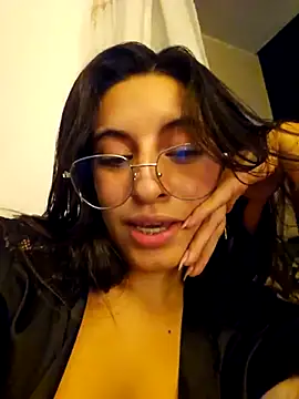 Meganthomson Adlı Modelin Canlı XXX Sohbeti