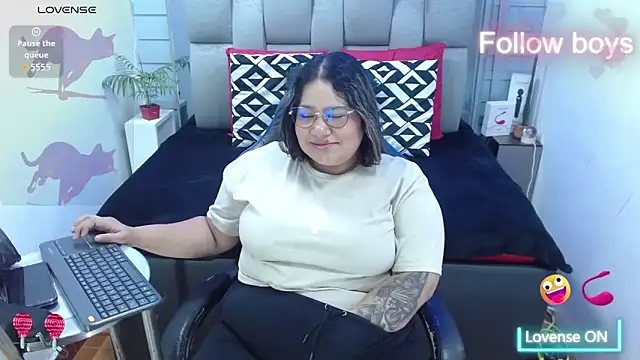 Chat +18 de evelin_zaens ao vivo