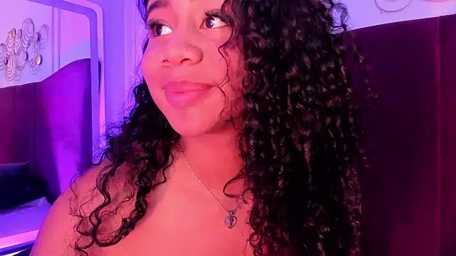 XXX chat uživo modela Sofi_Fox_